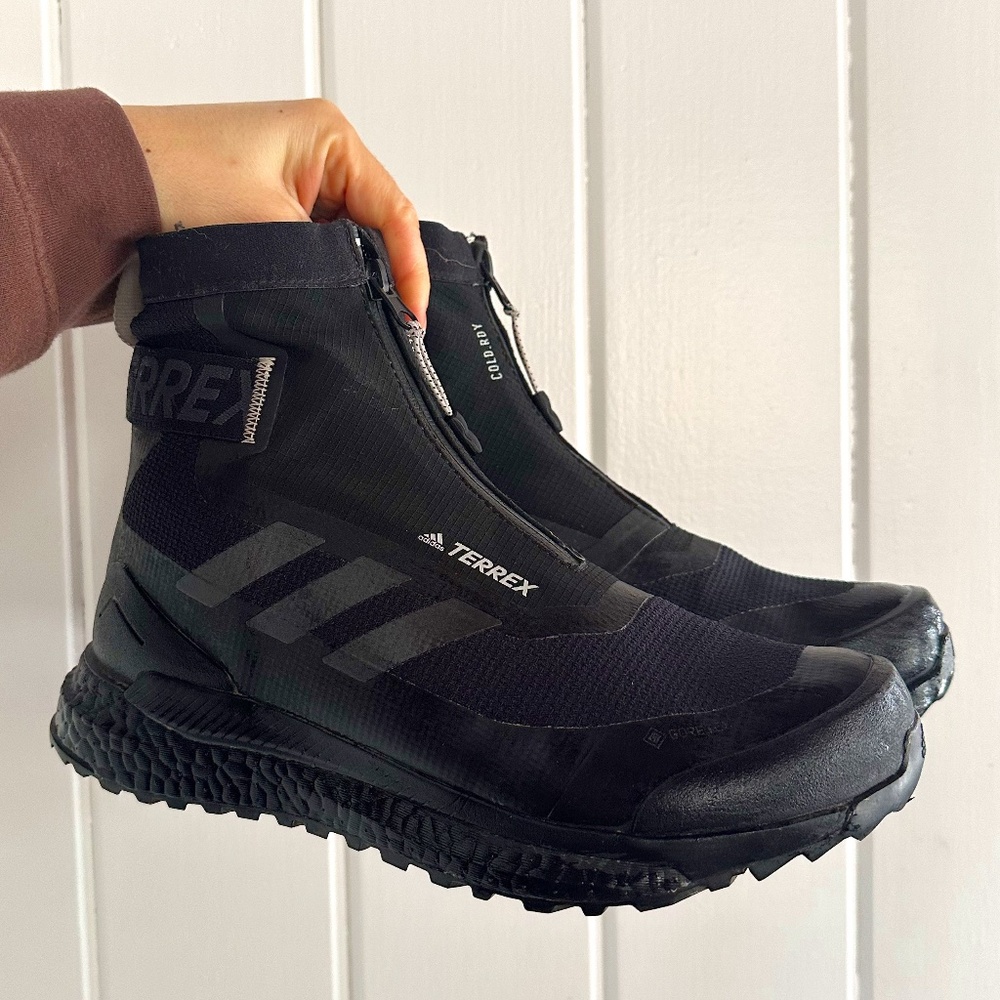 ADIDAS - WOMANS - TERREX FREE HIKER COLD.RDY 'CORE BLACK' – SIZE US 9 W - 41